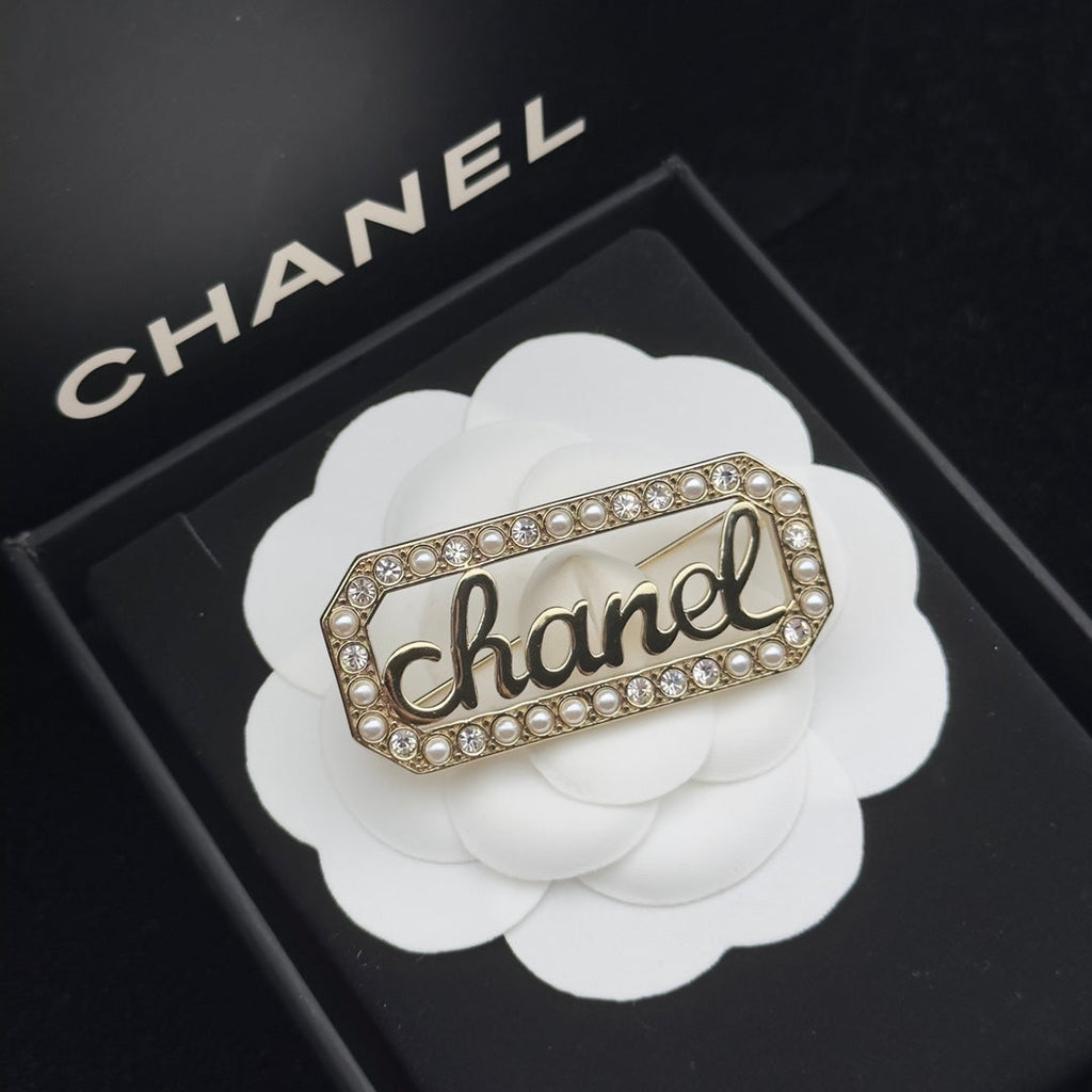 Chanel Brooch Gold 182072