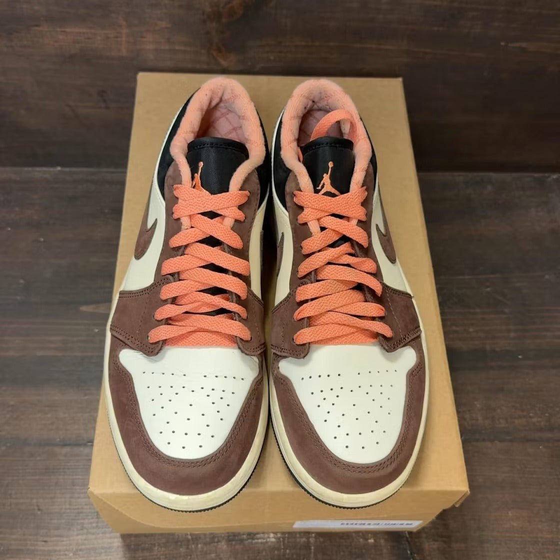 Used - Air Jordan 1 Low Mocha - US M 7.5 - detail 2