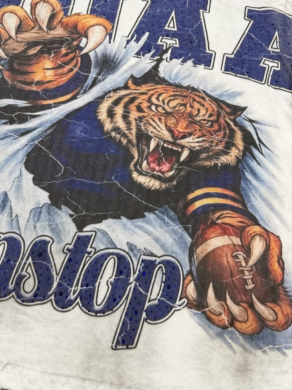 DUAA Nonstop Tiger Football Graphic T-Shirt — detail