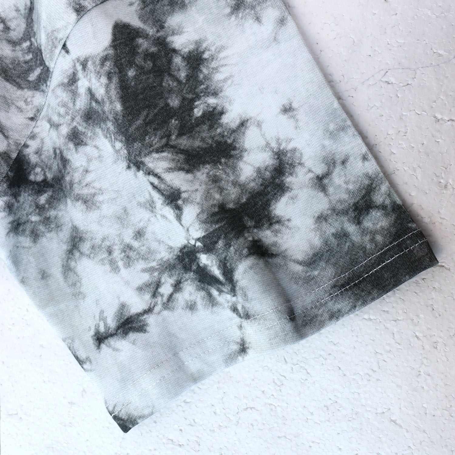AMIRI Gray Tie-Dye Graphic T-Shirt — detail